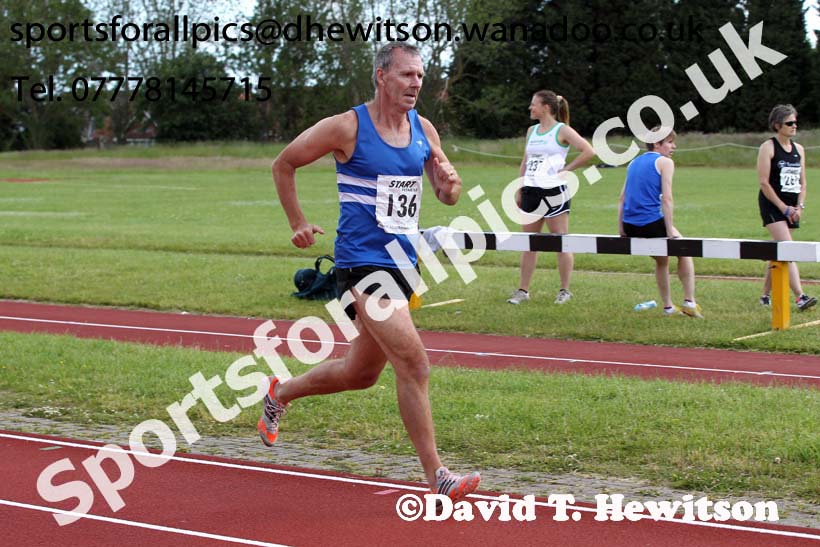 1500 metres, North East Masters Champs, Monkton Stadium,  Jarrow. Photo: David T. Hewitson/Sports for All Pics